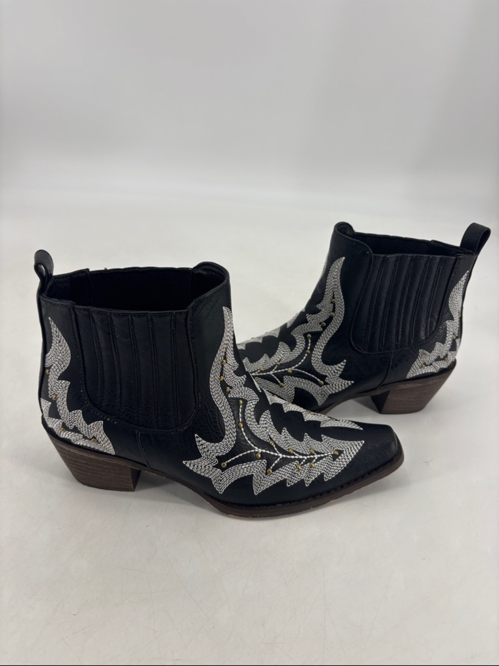 Liberty Simone Leather Embroidered Western Cowgirl Booties Ankle Boots - Picture 9 of 14